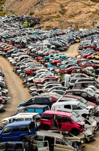 Schroot Yard Met Stapel Van Verpletterde Auto Tenerife Kanarie Eilanden — Stockfoto