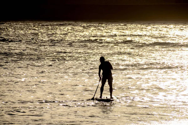 Silhouet Surfer Bij Zonsondergang Tenerife Canarische Eilanden Spanje — Stockfoto