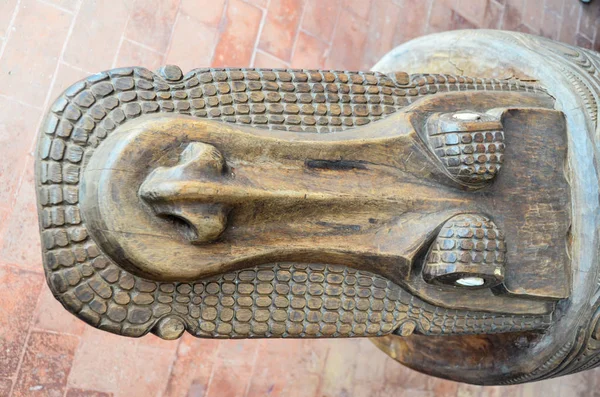 Alívio de madeira esculpida antiga Bas — Fotografia de Stock