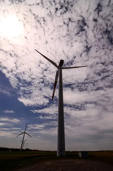 Molino de viento Turbina eólica —  Fotos de Stock