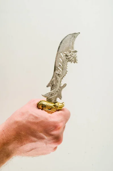 Nahaufnahme eines orientalischen Messerschwertspielzeugs — Stockfoto