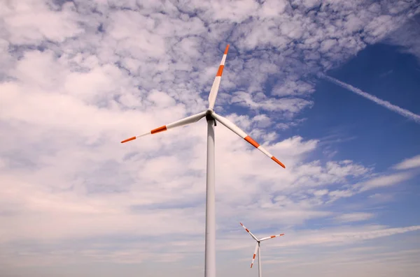 Yel Değirmeni Rüzgar Türbini Yenilenebilir Yeşil Enerji Kaynağı — Stok fotoğraf