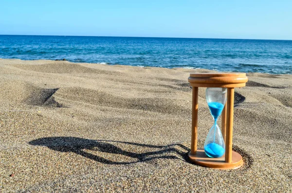 Photo Hourglass Clock Sur Plage Sable — Photo