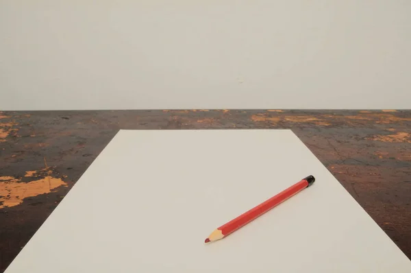 Prüfungskonzept Bilderbogen Auf Einem Holztisch — Stockfoto