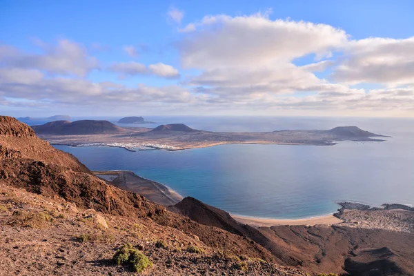 Spaans Uitzicht Landschap Mirador Del Rio Lanzarote Tropische Vulkanische Canarische — Stockfoto