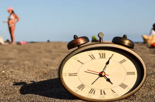 Clock on the Sand Beach — Stock Photo, Image
