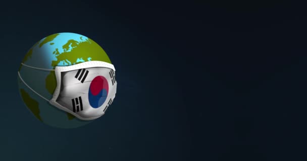 Terra globo respirando enquanto vestindo em máscara facial médica com Bandeira da Coreia do Sul sobre ele para a proteção de bactérias ou vírus. Conceito de coronavírus pandêmico. Isolado em fundo preto . — Vídeo de Stock