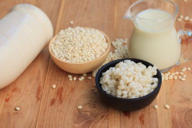 soya sütü ve arpa tohumu