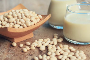 Beyaz börülce soya sütü ile