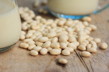 Beyaz börülce soya sütü ile