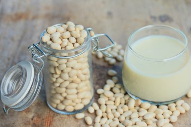 Beyaz börülce soya sütü ile