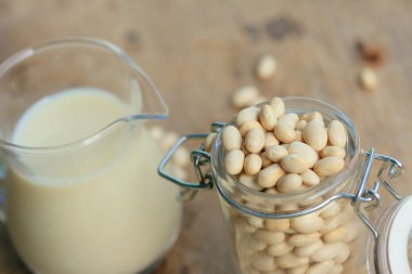 Beyaz börülce soya sütü ile