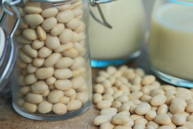 Beyaz börülce soya sütü ile