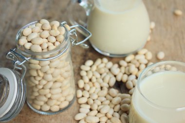 Beyaz börülce soya sütü ile