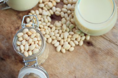 Beyaz börülce soya sütü ile