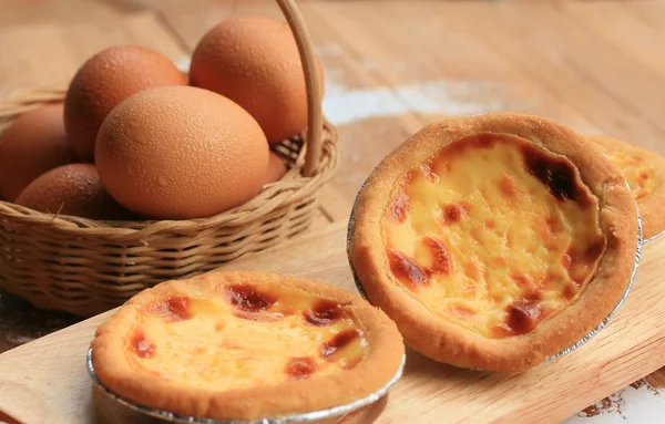 Savoureuse tarte aux œufs sucrés — Photo