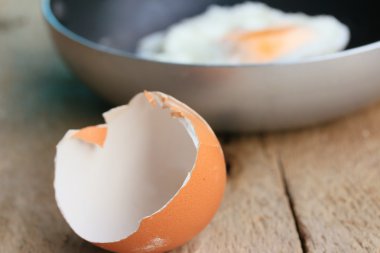 taze kızarmış yumurta