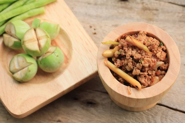 baharatlı biber kıyılmış domuz