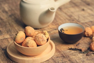 kuru incir ve sıcak çay