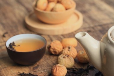 kuru incir ve sıcak çay