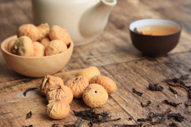 kuru incir ve sıcak çay