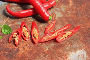 Çinko üzerinde taze biber