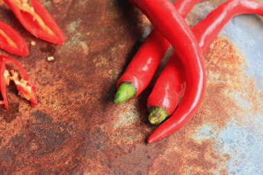 Çinko üzerinde taze biber