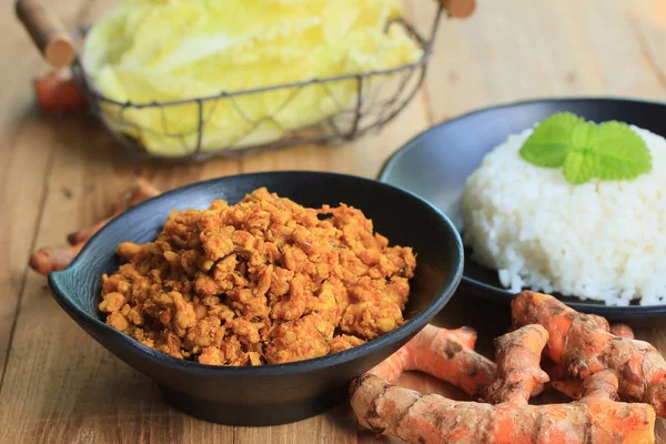 Pork with yellow curry paste — Stock Photo, Image