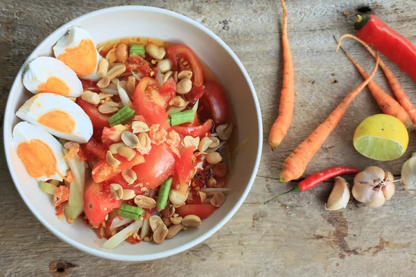 Salade de papaye aux oeufs salés — Photo