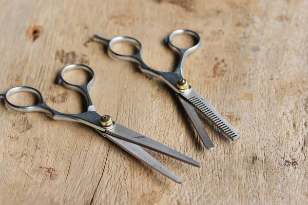 Hair cutting shears and comb — Stock Photo, Image