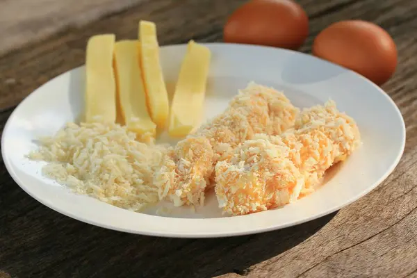 Frittella di formaggio saporita impanata — Foto Stock