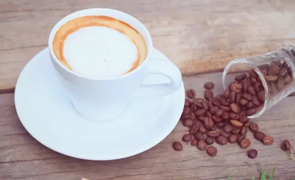 Hot kopi dengan kacang — Stok Foto