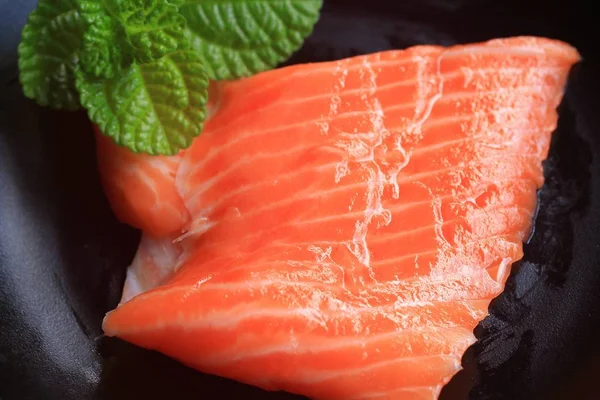 Свіжий рибний лосось сашімі — стокове фото