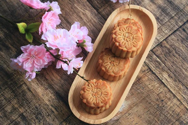 Festival moon cake - Chinese cake — Stock Photo, Image