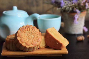 Festival moon pasta ve sıcak çay - Çin kek