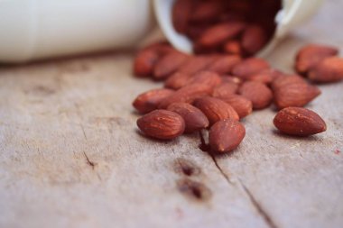 Badem sütü ve fasulye