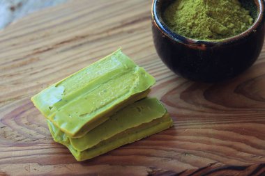 tatlı çikolata yeşil çay