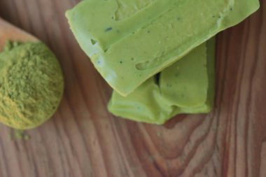 tatlı çikolata yeşil çay