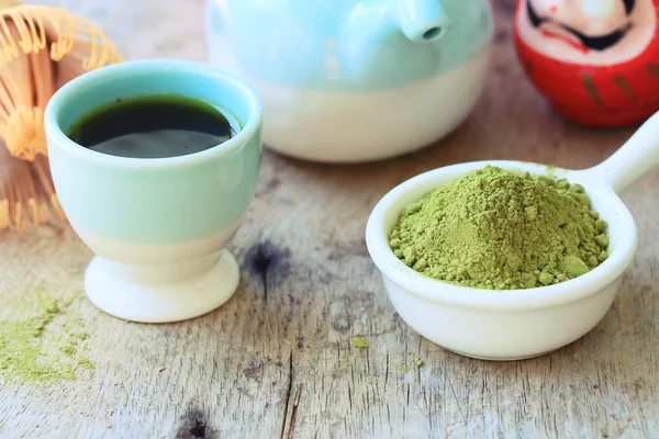 Hot green tea with powder — Stock Photo, Image