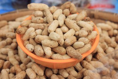 Piyasada haşlanmış fıstık