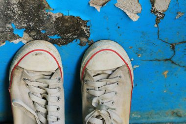 Eski spor ayakkabıları kirli vintage