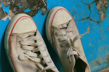 Eski spor ayakkabıları kirli vintage