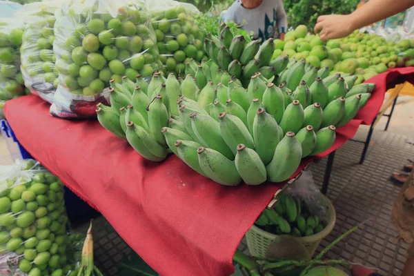 Viel grüne Banane — Stockfoto