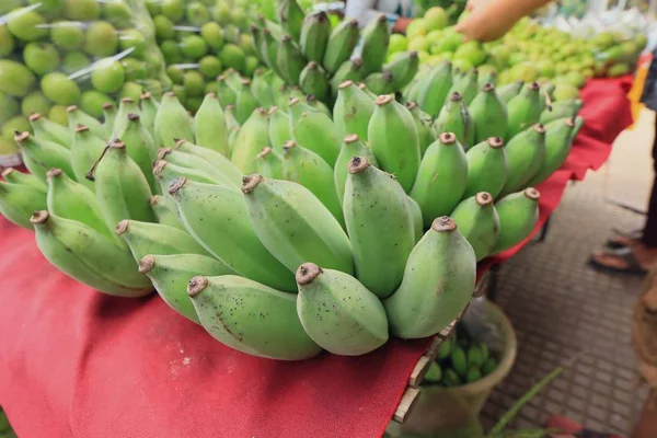 Viel grüne Banane — Stockfoto