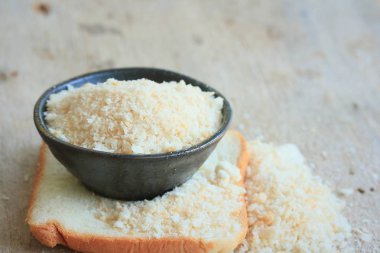 ekmek kırıntıları ve ekmek