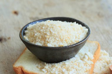 ekmek kırıntıları ve ekmek