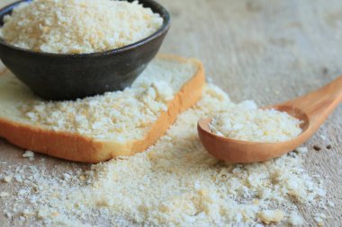 ekmek kırıntıları ve ekmek