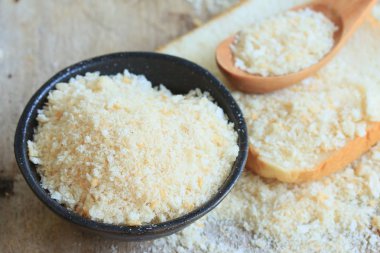 ekmek kırıntıları ve ekmek