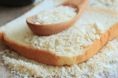 ekmek kırıntıları ve ekmek