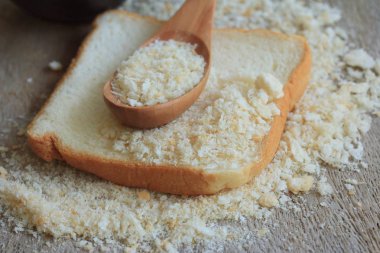 ekmek kırıntıları ve ekmek